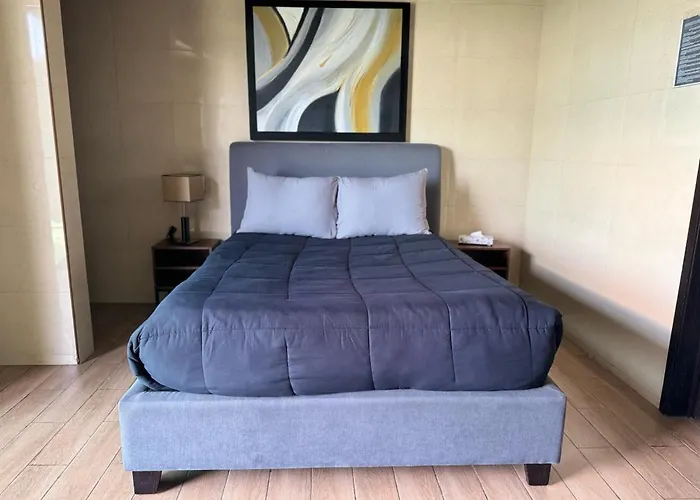 Beautiful And Comfortable Rooftop Apartahotel 4*