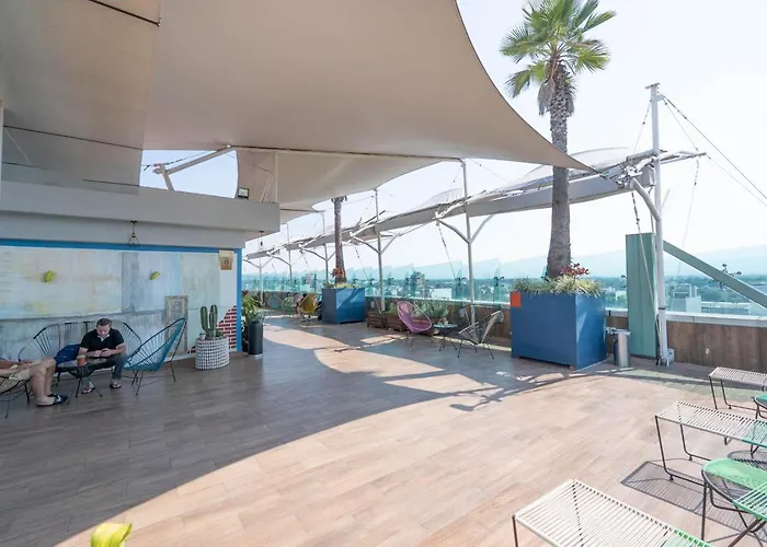Beautiful And Comfortable Rooftop Apartahotel